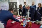 Młodzież tłumaczy zasady gier planszowych