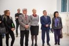 zbliżenie na gości w jednym z nowych pomieszczeń teatru