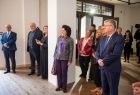 zaproszeni goście oglądają nowe wnętrza teatru pierwszy z prawej Marszałek Małopolski Witold Kozłowski 