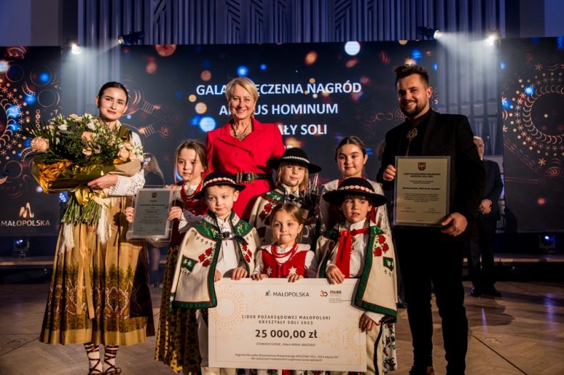 Iwona Gibas z laureatem nagrody Grand Prix Kryształy Soli 