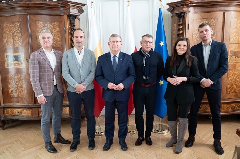 goście konferencji u marszałka Witolda Kozłowskiego