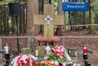 Pomnik patriotyczny w kształcie krzyża.