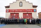 Cały, nowy budynek z napisem OSP Borzęcin Dolny. 