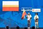 flaga Polski na scenie