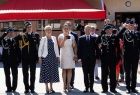 Iwona Gibas z zarządu województwa wraz z uczestnikami obchodów 100-lecia OSP Broszkowice