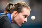 Karolina Pęk i piłeczka do tenisa stołowego