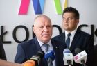 Wicemarszałek Ryszard Pagacz przemawia do mikrofonu. 