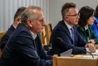 konferencja prasowa w Ochotnicy Dolnej zbliżenie na uczestników wydarzenia