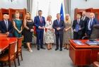Zdjęcie grupowe z członkami zarządu.