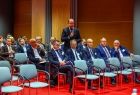 Uczestnicy spotkania - wójtowie, burmistrzowie i prezydenci biorą udział w dyskusji.