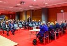 Uczestnicy spotkania - wójtowie, burmistrzowie i prezydenci biorą udział w dyskusji.