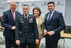 Podpisanie umowy na 63 samochody strażackie