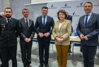 Podpisanie umowy na 63 samochody strażackie