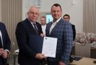 Wicemarszałek i mężczyzna.