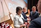 Jubileusz 25-lecia Powiatu Suskiego. Wydarzenie odbyło się w Centrum Kultury i Filmu w Suchej Beskidzkiej. Na zdjęciach marszałek, radna województwa starosta, przewodniczący rady powiatu. Przemówienia, wręczenie nagrody, podziękowania