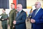 Wicemarszałek Ryszard Pagacz stoi.