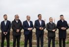 symboliczne wbicie łopaty pod budowę