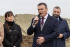 symboliczne wbicie łopaty pod budowę