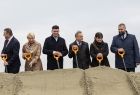 symboliczne wbicie łopaty pod budowę