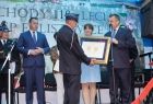 Wojciech Skruch wręcza Polonię Minor