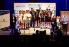 na podium