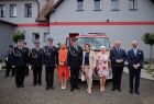Grupa osób z marszałkiem Łukaszem Smółką