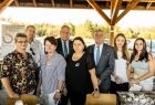 Wicemarszałek Ryszard Pagacz stoi w altanie.