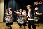 Tancerze z zespołu Kotlina podczas dynamicznego i pełnego radości występu