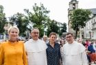 Iwona Gibas z zarządu województwa, pamiątkowe zdjęcie z uczestnikami wydarzenia