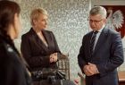 Iwona Gibas z zarządu województwa rozmawiająca z wójtem Osieka Markiem Jasińskim
