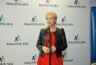 Iwona Gibas z Zarządu Województwa Małopolskiego podczas wystąpienia w trakcie konferencji w agendzie zamiejscowej Urzędu Marszałkowskiego w Oświęcimiu