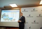 Wystąpienie prezesa Kolei Małopolskich Radosława Włoszka, który zaprezentował też uczestnikom konferencji prasowej slajdy przedstawiające roboczą wizję inwestycji 