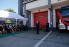 Marszałek Łukasz Smółka przy mikrofonie.