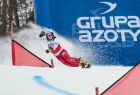 snowboardzistka na trasie