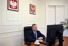 Wicemarszałek podczas posiedzenia rady.