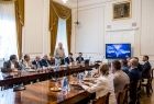 Posiedzenie rady z udziałem marszałka Łukasza Smółki