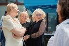 Iwona Gibas z zarządu województwa oraz prezes Helena Wisła