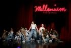 Na scenie grupa tancerzy z KS Millenium