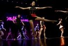 Pokazy taneczne na scenie Oświęcimskiego Centrum Kultury