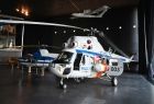 Policyjny śmigłowiec Mi-2 w gmachu głównym Muzeum Lotnictwa Polskiego w Krakowie