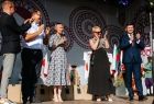 Organizatorzy przemawiają do publiczności