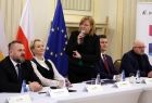 Uczestnicy uroczystego spotkania w Filharmonii Krakowskiej. Głos zabiera Marta Mordarska, dyrektor Centrum Kultury w Krynicy-Zdroju