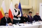 Do uczestników spotkania zwraca się Iwona Gibas z Zarządu Województwa Małopolskiego 