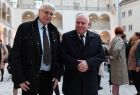 Wicemarszałek Ryszard Pagacz i mężczyzna w garniturze. 