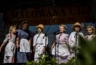 Występ dziecięcego zespołu folklorystycznego. 
