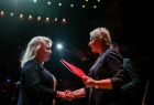 Gratulacje i życzenia dla pracowników świętującej jubileusz 70-lecia Opery Krakowskiej