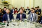 Sekretarz województwa Wojciech Pałka, Arkadiusz Wrzoszczyk, dyrektor Kancelarii Zarządu Urzędu Marszałkowskiego i Dawid Gleń, dyrektor wydziału promocji Urzędu Marszałkowskiego Województwa Małopolskiego