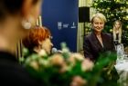 Iwona Gibas z zarządu województwa oraz nagrodzone i wyróżnione osoby związane z małopolskimi instytucjami kultury