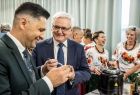 Wicemarszałek Józef Gawron i wójt Szczurowej.