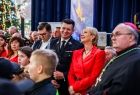 Marszałek Łukasz Smółka i Iwona Gibas z zarządu województwa wraz z posłami i przedstawicielami duchowieństwa